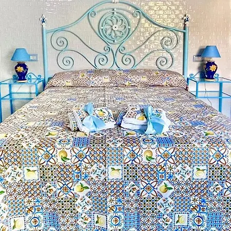 Amalfi ~ Indipendente Con Bagno Interno Per Max 3/4 Persone Πανσιόν Palinuro