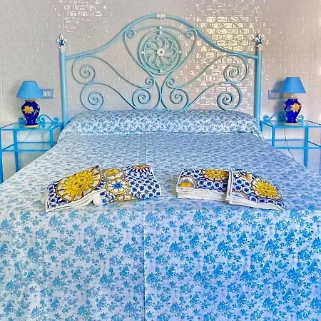 Amalfi ~ Indipendente Con Bagno Interno Per Max 3/4 Persone Πανσιόν *